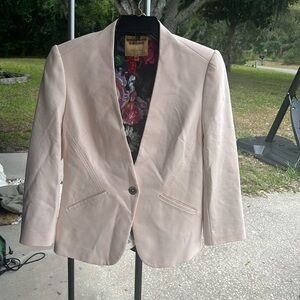 Ted Baker, pale pink three-quarter sleeve one button size 3 in Ted Baker,
